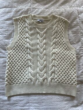 Suncoo wool designed in Paris Cream Cable Knit Sweater Vest size small